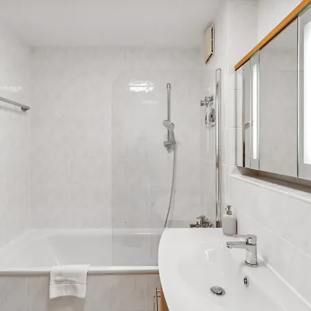 Dx Homes - 80m2 Voll Ausgestattet Inklusive Loggia - Ideal Fuer Laengere Aufenthalte Apartment *